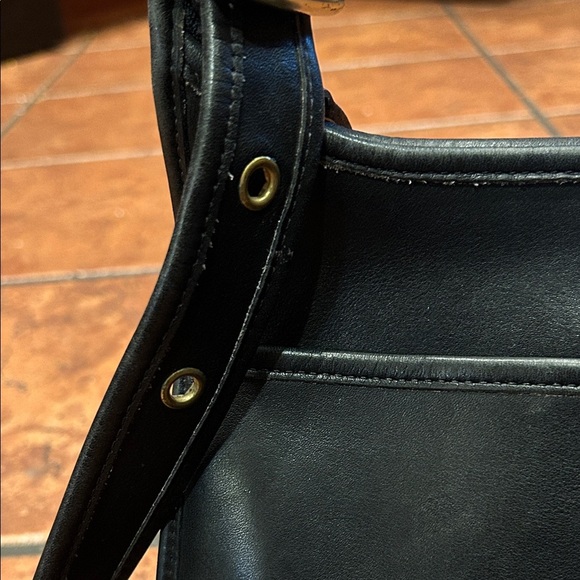 Coach Vintage Black Legacy Leather Shoulder Bag - Picture 2 of 16